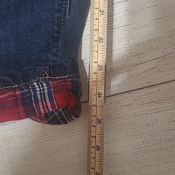 Sneakpeek Boyfriend 9 - Picture 2 of 7